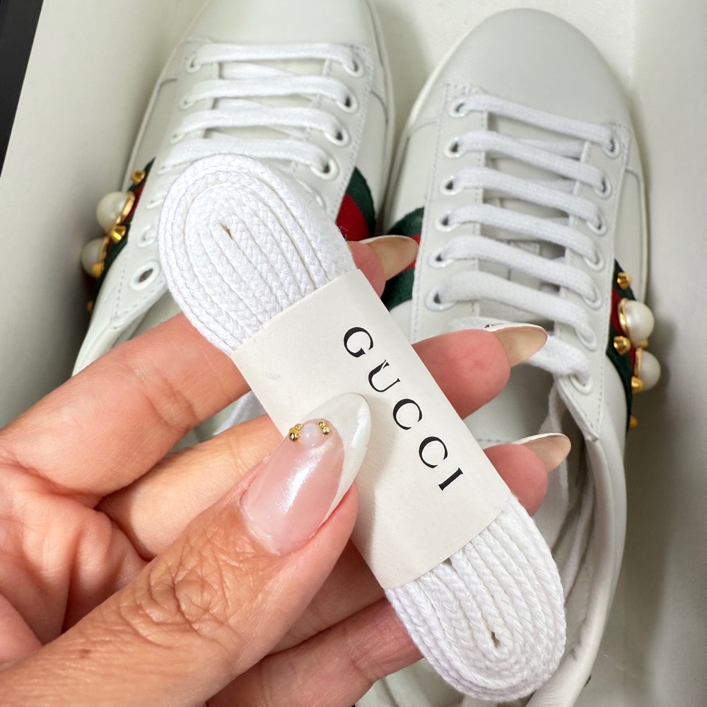 BRAND NEW Gucci Women's White Sneakers with Pearl & Studded Embellishments - Picture 9 of 9